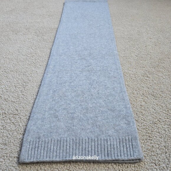 NWOT Cashmere Knit Light Grey Classic Scarf With Ribbed Ends - Picture 3 of 12